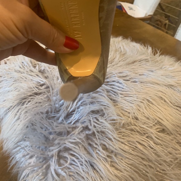 Golden pump - Picture 7 of 8